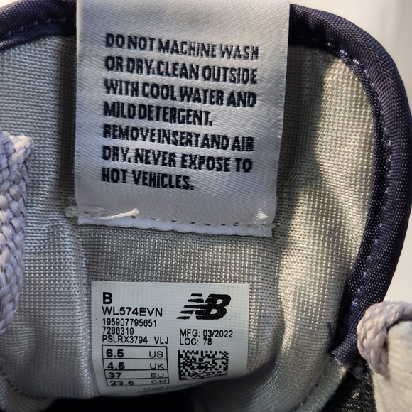 NIB New Balance Sneakers 574 Core WL574EVN - Picture 13 of 15